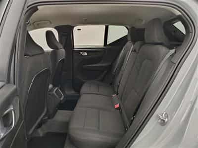 Volvo XC40 1.5 T2 Essential AUTO/FULL LED/CARPLAY/JA17/PDC (2023) - Photo 13