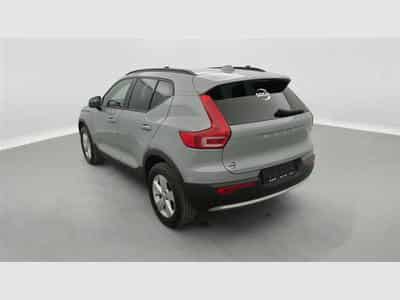 Volvo XC40 1.5 T2 Essential AUTO/FULL LED/CARPLAY/JA17/PDC (2023) - Photo 2