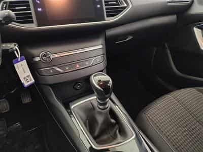 Peugeot 308 1.2 PureTech 110cv Active NAVI / PDC AR / JA 16" (2019) - Photo 12