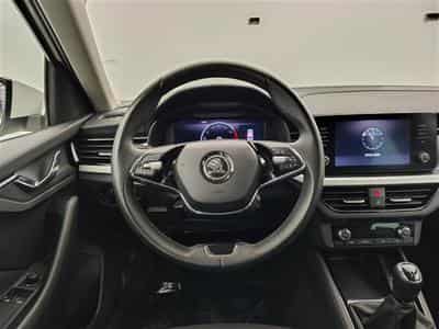 Skoda Kamiq 1.0 TSI Ambition CARPLAY / FULL LED / CAMERA / JA 16" (2022) - Photo 9