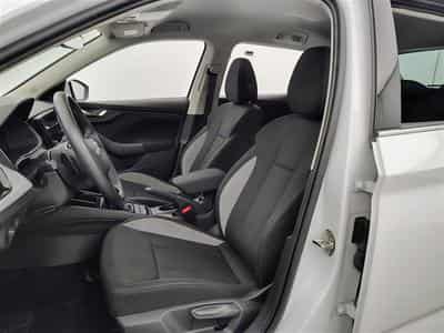 Skoda Kamiq 1.0 TSI 115cv DSG Clever CARPLAY / FULL LED / KEYLESS / CAM (2025) - Foto 7