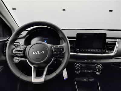 Kia Stonic 1.2 MPI 79cv Silver NAVI / CAMERA / CARPLAY / ALU (2025) - Foto 9