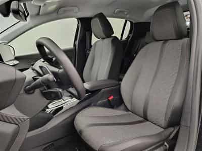 Peugeot 208 1.2 Hybrid 100cv e-DSC6 Allure CARPLAY / FULL LED / S-CUIR (2025) - Foto 7