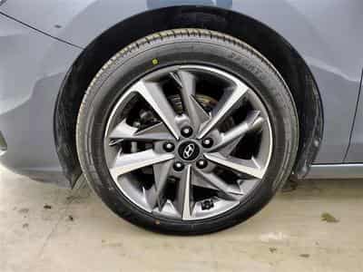 Hyundai i30 Fastback 1.0 T MHEV Sky 7DCT 48V *NAVI/CAM/CUIR/FULL LED* (2023) - Photo 6