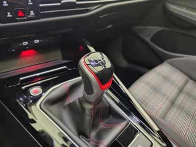 VW Golf 2.0 GTI 245Cv CARPLAY / CAMERA / TO PANO / JANTES "R" (2024) - Photo 12