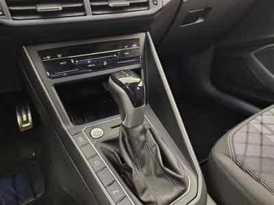 VW Taigo 1.0 TSI 115cv DSG R-Line CARPLAY / FULL LED / CAMERA / JA 18 (2025) - Photo 11