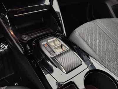 Peugeot 208 1.2 Hybrid 100cv e-DSC6 Allure CARPLAY / FULL LED / S-CUIR (2025) - Photo 12