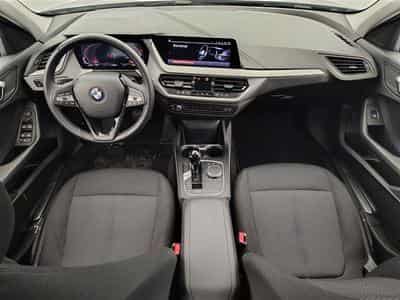 BMW 118 iA Business NAVI / FULL LED / PDC AV-AR (2023) - Foto 8