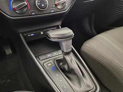 Hyundai Bayon 1.0 T-GDi MHEV DCT Sky CARPLAY / FULL LED / CAMERA / KEYLESS (2023) - Photo 12