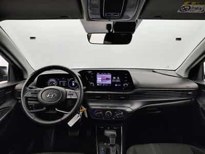 Hyundai Bayon 1.0 T-GDi MHEV DCT Sky CARPLAY / FULL LED / CAMERA / KEYLESS (2023) - Photo 8