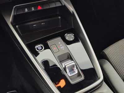 Audi A3 Sportback 30 TFSI S-Tronic S-Line inté // Navi / Led (2022) - Foto 12