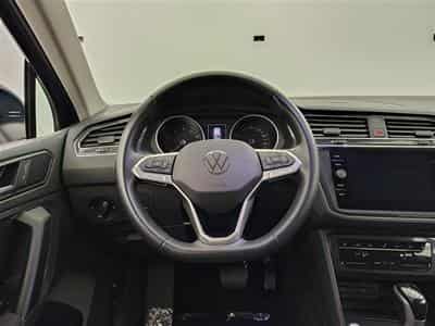 VW Tiguan 1.5 TSI 150cv DSG Life CARPLAY / CAMERA / ALU / PDC Av-Ar (2023) - Foto 9