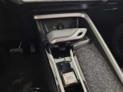 MG ZS 1.5 Hybrid+ Luxury NAVI / FULL LED / CUIR / CAMERA / JA 17" (2025) - Photo 12