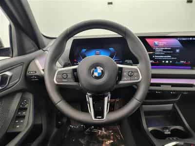 BMW 120 120iA Pack M NAVI / FULL LED / PANO / CAMERA / JA 18" (2025) - Photo 9