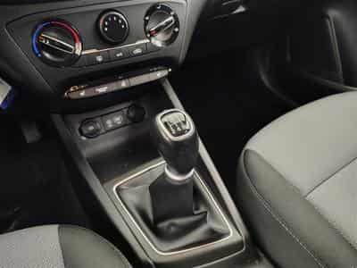 Hyundai i20 1.2i 84cv Twist Pack Techno NAVI / CAMERA / PDC AR / JA 15" (2018) - Photo 12