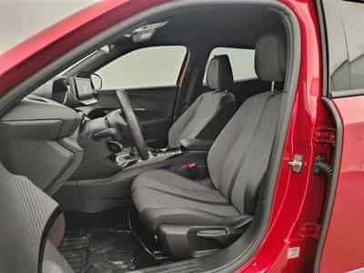 Peugeot 2008 1.2 PureTech Allure NAVI / FULL LED / CARPLAY / S-CUIR (2024) - Photo 7