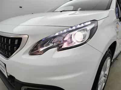 Peugeot 2008 1.2 PureTech 110Cv AUTO Style (2019) - Photo 15