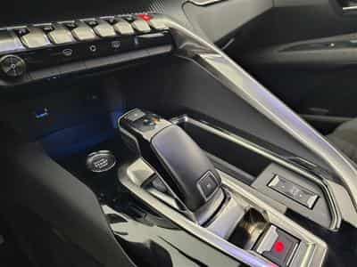 Peugeot 5008 1.2 PureTech EAT8 Active Pack 7Pl NAVI / FULL LED (2023) - Photo 11