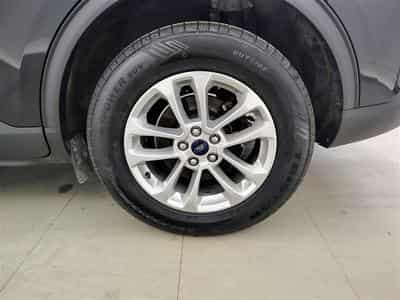 Ford Kuga 1.5 TDCi 120Cv Powershift Titanium NAVI / FULL LED (2023) - Foto 6