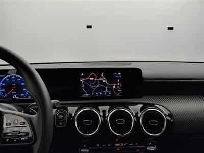 Mercedes CLA 180 Shooting Break AT7 NAVI / S-CUIR / PDC AV-AR (2023) - Foto 11