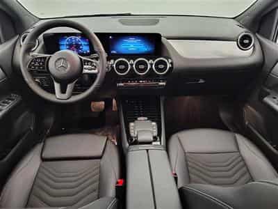 Mercedes B 180 Business Line CAM/CARPLAY/Attache rem (2023) - Photo 8
