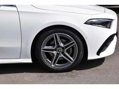 Mercedes A 200 AMG Line 7G-Tronic GPS LANE CAM PARK KEYLESS 1° MAIN (2025) - Photo 5