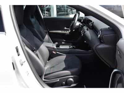 Mercedes A 200 AMG Line 7G-Tronic GPS LANE CAM PARK KEYLESS 1° MAIN (2025) - Photo 7