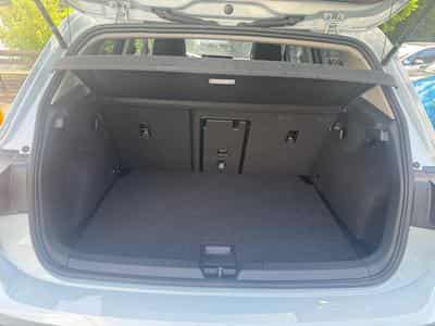 VW Golf VOLKSWAGEN GOLF 8 2.0 TDI LED AUTOMATIK DIGITAL COCKPIT KAM (2025) - Foto 5