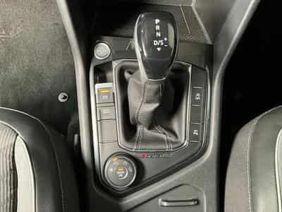 VW Tiguan R-Line+4M+DSG+Pano+BlackStyle+AHK (2023) - Foto 12
