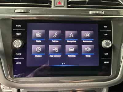 VW Tiguan R-Line+4M+DSG+Pano+BlackStyle+AHK (2023) - Foto 13