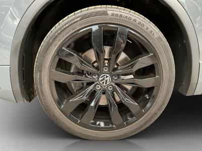 VW Tiguan R-Line+4M+DSG+Pano+BlackStyle+AHK (2023) - Foto 8