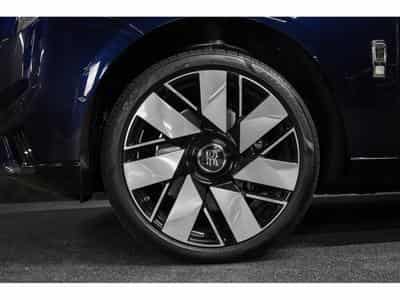 Rolls-Royce Cullinan 6.75 V12 - Midnight Sapphire (2023) - Foto 15