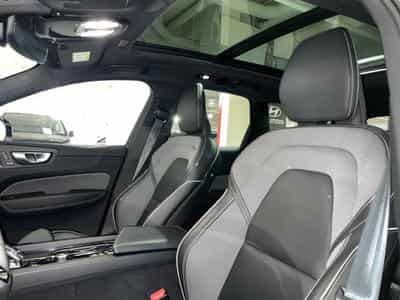 Volvo XC60 2.0 B4 D 4x4 Ultimate Dark Aut. (2023) - Foto 13