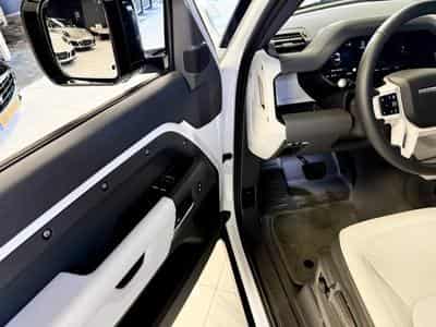 Land-Rover Defender 90 D200 S WARRANTY 2030 (2025) - Photo 15