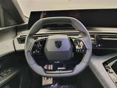 Peugeot 5008 1.2 Hybrid 145Cv e-DCS6 GT 7PL / NAVI / CARPLAY / CAMERA (2025) - Photo 9
