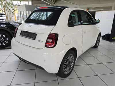Fiat 500 Cabrio (2023) - Photo 2
