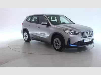 Bmw iX1 xDrive30 (2023) - Photo 2