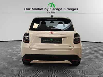 Fiat 600 Red Edition (2024) - Photo 4