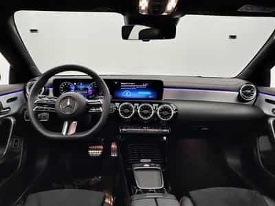 Mercedes CLA 180 CLA 180 DCT Pack AMG Navi / Led / PDC+Caméra (2025) - Foto 8
