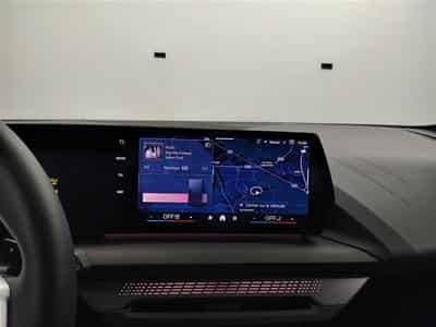 BMW 120 120iA Pack M NAVI / FULL LED / CAMERA / JA 18" (2025) - Photo 11