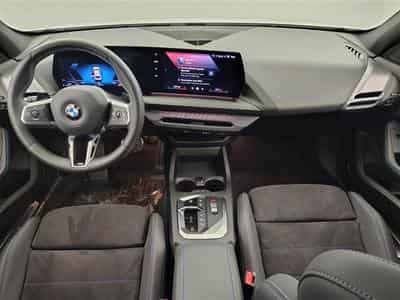 BMW 120 120iA Pack M NAVI / FULL LED / CAMERA / JA 18" (2025) - Photo 8