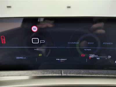 Peugeot 5008 1.2 HYBRID 145cv e-DSC6 Allure 7PL (2025) - Photo 10