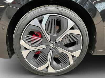 Skoda Octavia RS+DSG+LED+NAVI+DAB+LM19+Pano+360° (2025) - Foto 8