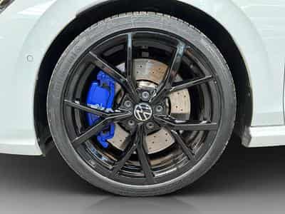VW Golf R-Performance+DSG+4M+Black-Style+Akra (2023) - Foto 8