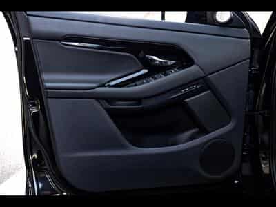 Land-Rover Range Rover Evoque D200 MHEV HSE AWD – PACK BLACK (2024) - Photo 8