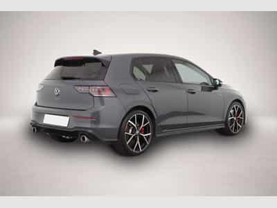 VW Golf (2025) - Photo 2
