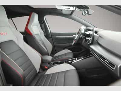 VW Golf (2025) - Photo 6