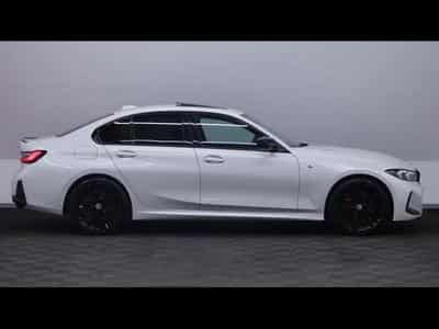 BMW 318 d M Sport Pro Steptronic (2023) - Foto 4