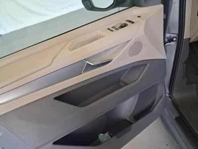 VW T7 Life LONG (2026) - Photo 9