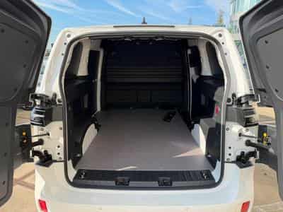 VW ID Buzz CARGO (2026) - Foto 10